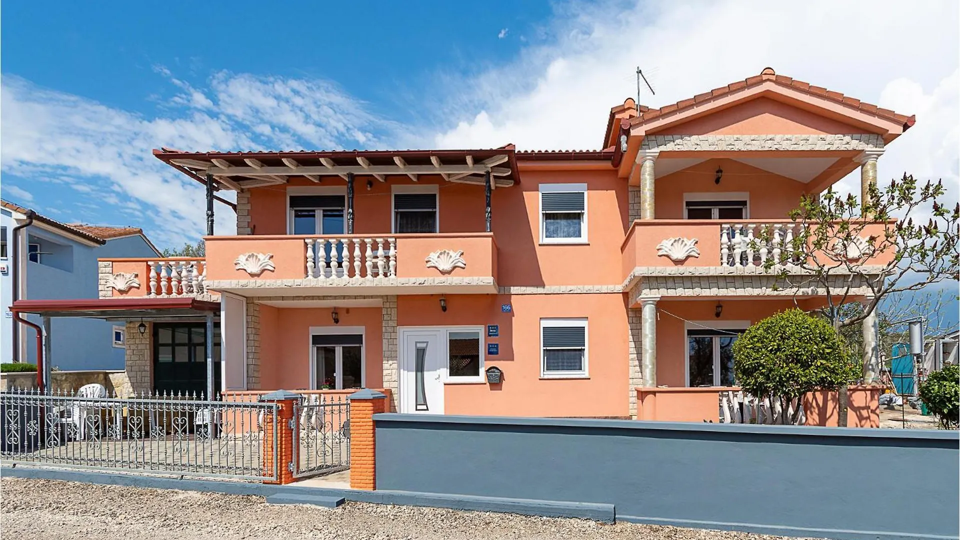 Gorgeous Apartment In Betiga With Wifi Barbariga